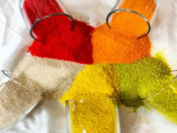 فروشنده آرد سوخاری رنگی